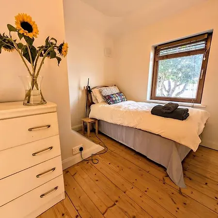 Fiona's Perfect Retreat *